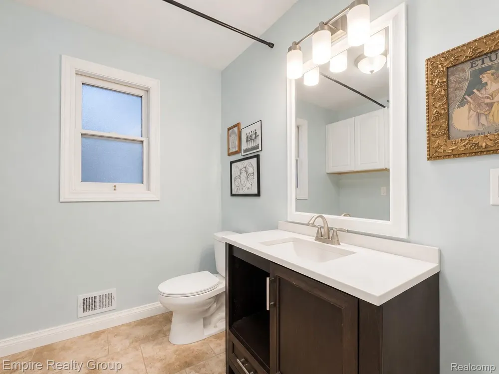 1486 Russ Roy Court White Lake Charter Township, MI 48383