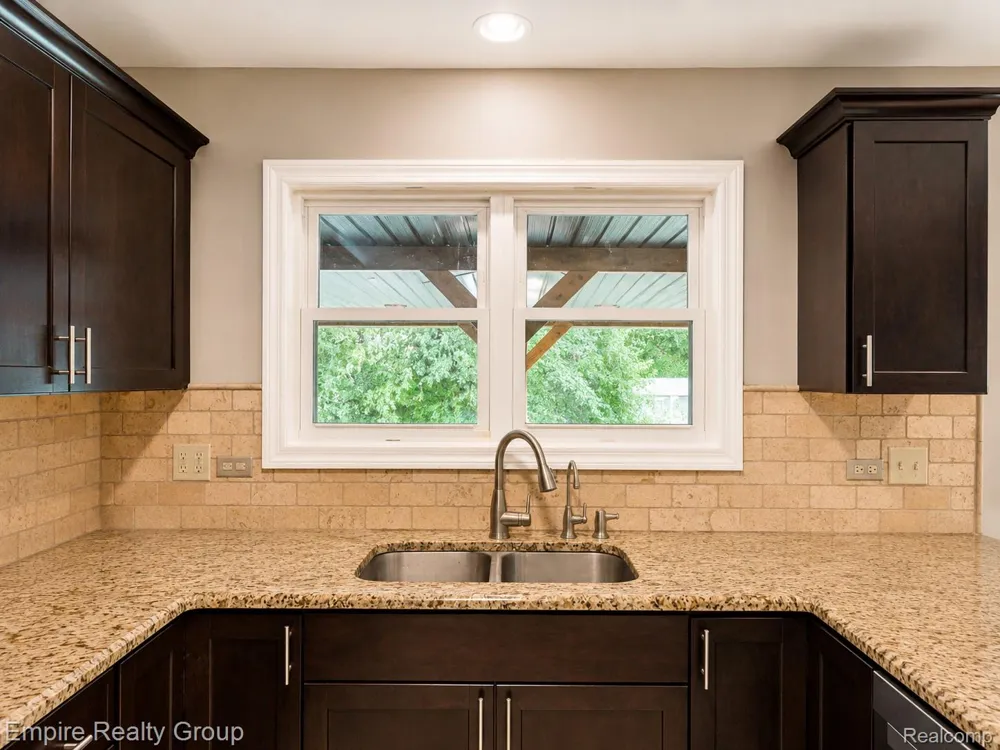 1486 Russ Roy Court White Lake Charter Township, MI 48383