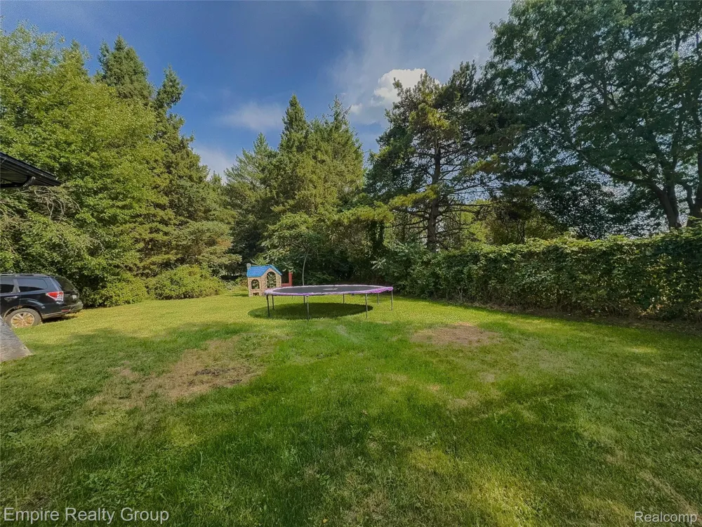 1486 Russ Roy Court White Lake Charter Township, MI 48383