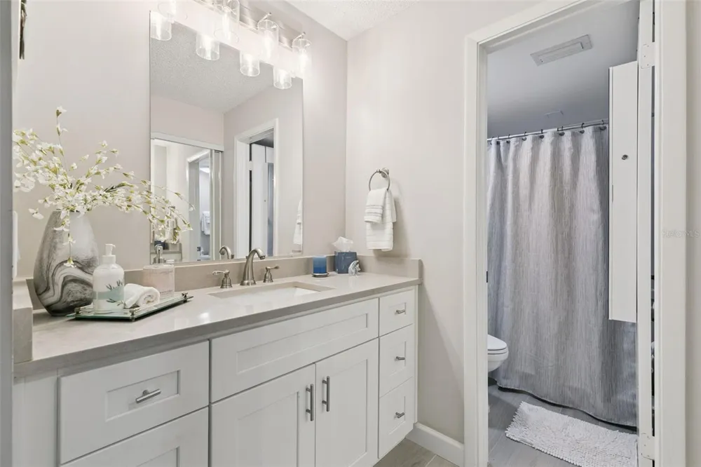 16 ESCONDIDO CIRCLE #221 Altamonte Springs, FL 32701