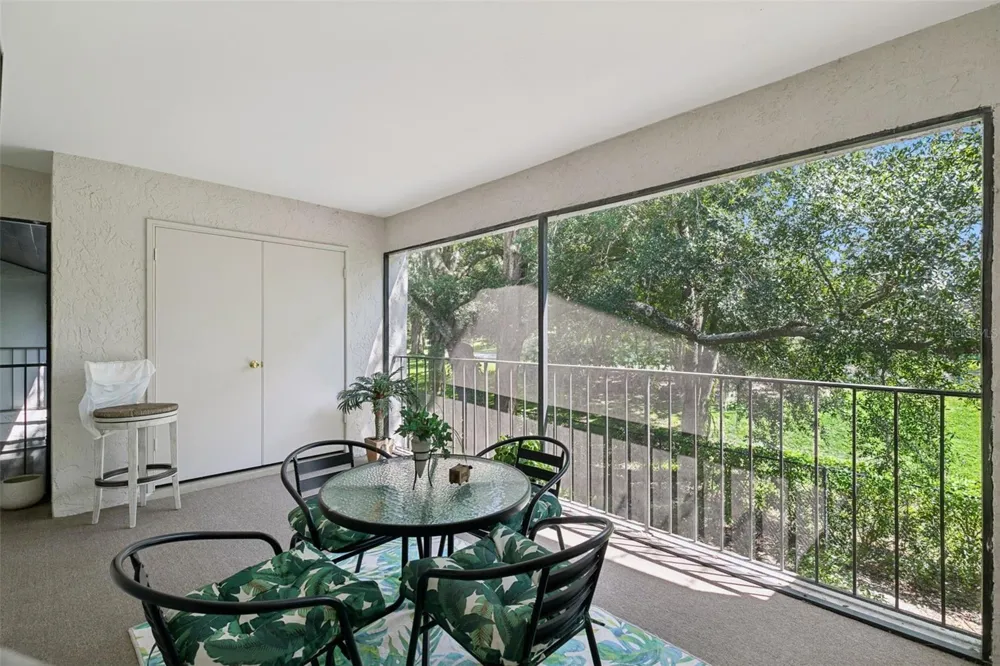 16 ESCONDIDO CIRCLE #221 Altamonte Springs, FL 32701