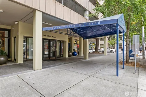 2100 3rd Avenue #1703