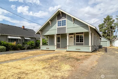 1132 W Elm Street