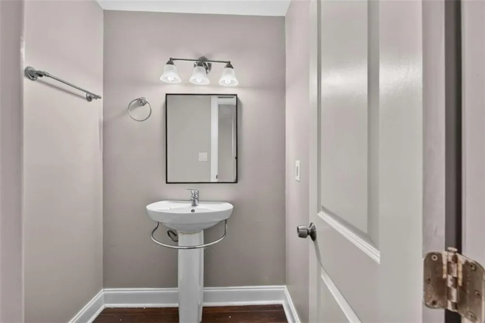 125 Governors Drive Forest Park, GA 30297