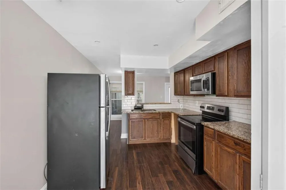 125 Governors Drive Forest Park, GA 30297