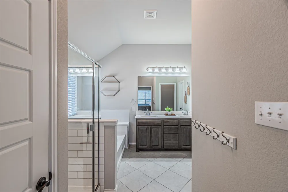 2504 Doe Run Weatherford, TX 76087