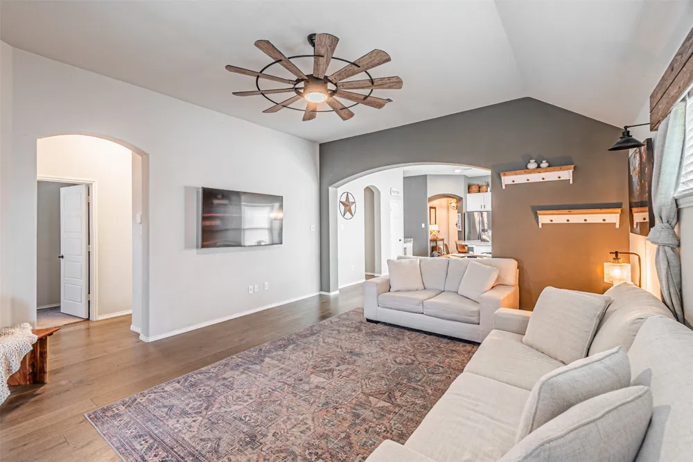 2504 Doe Run Weatherford, TX 76087