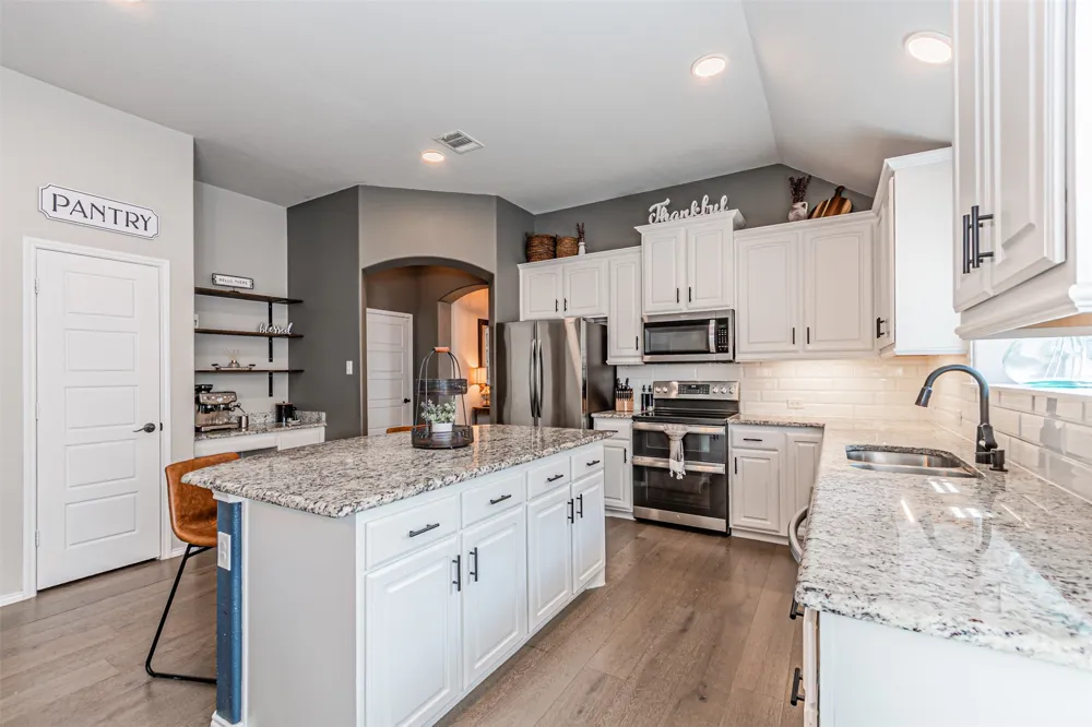 2504 Doe Run Weatherford, TX 76087