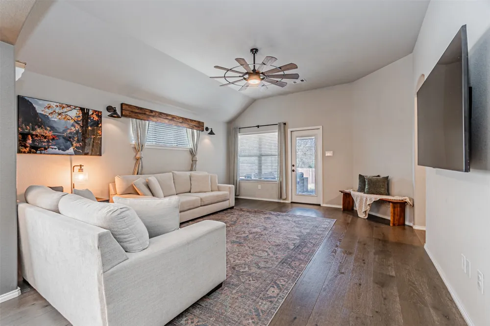 2504 Doe Run Weatherford, TX 76087