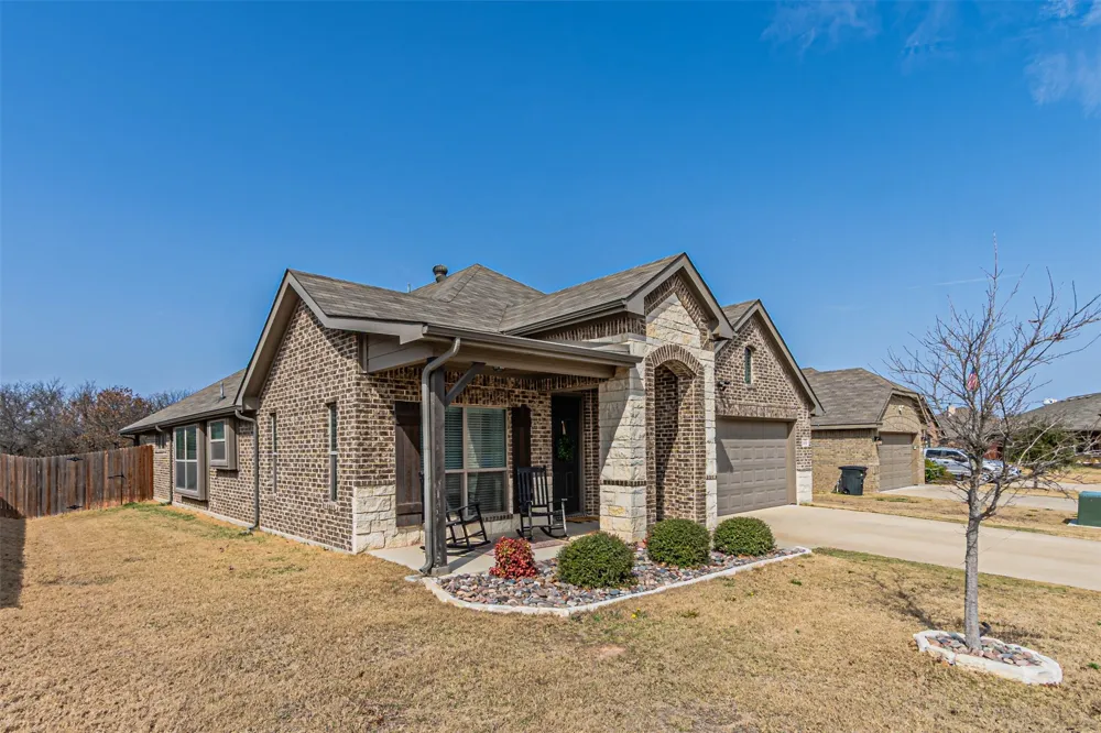 2504 Doe Run Weatherford, TX 76087