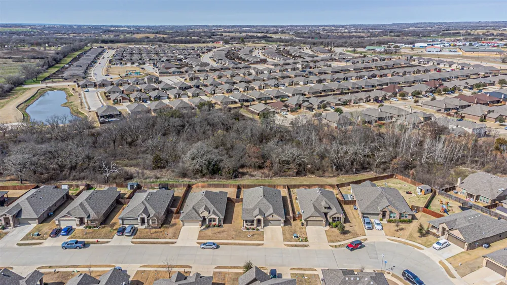 2504 Doe Run Weatherford, TX 76087