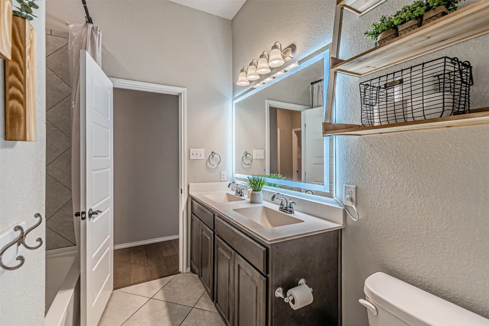 2504 Doe Run Weatherford, TX 76087