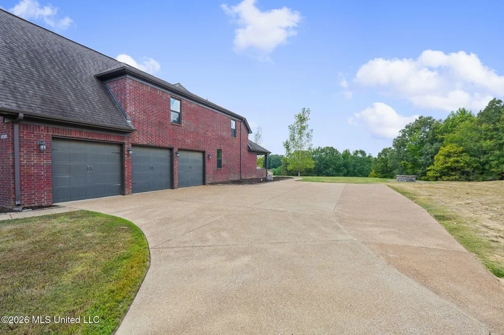 4298 Glynn Valley East Road Byhalia, MS 38611