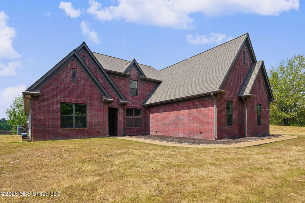 4298 Glynn Valley East Road Byhalia, MS 38611