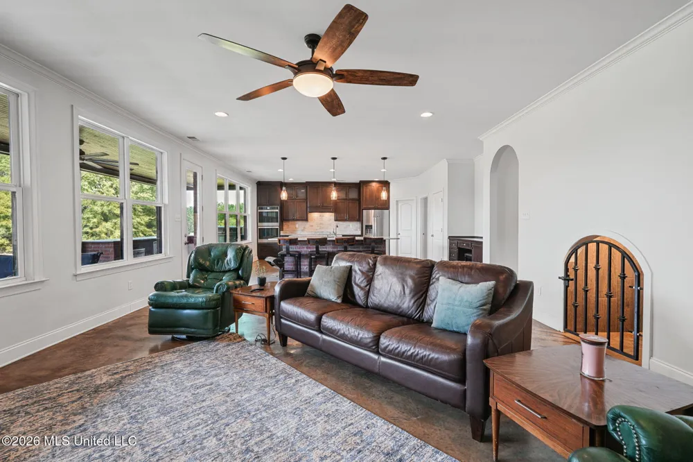4298 Glynn Valley East Road Byhalia, MS 38611