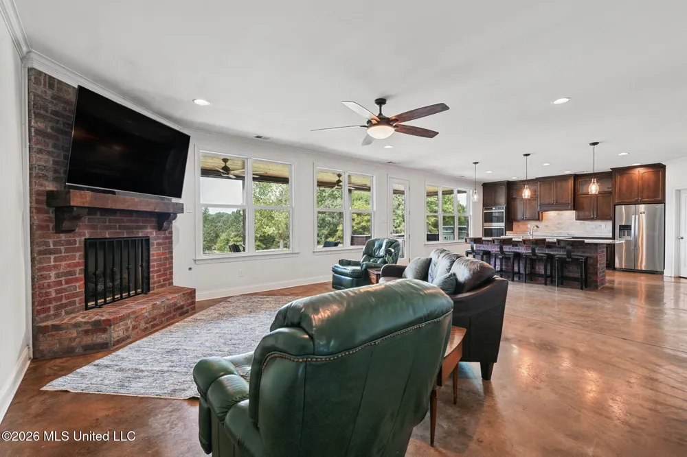4298 Glynn Valley East Road Byhalia, MS 38611