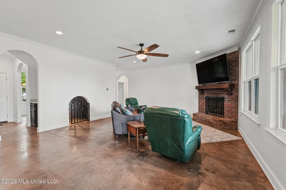 4298 Glynn Valley East Road Byhalia, MS 38611
