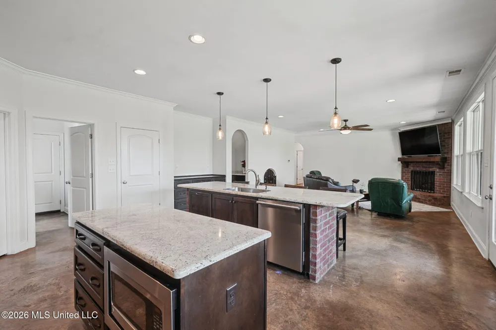 4298 Glynn Valley East Road Byhalia, MS 38611