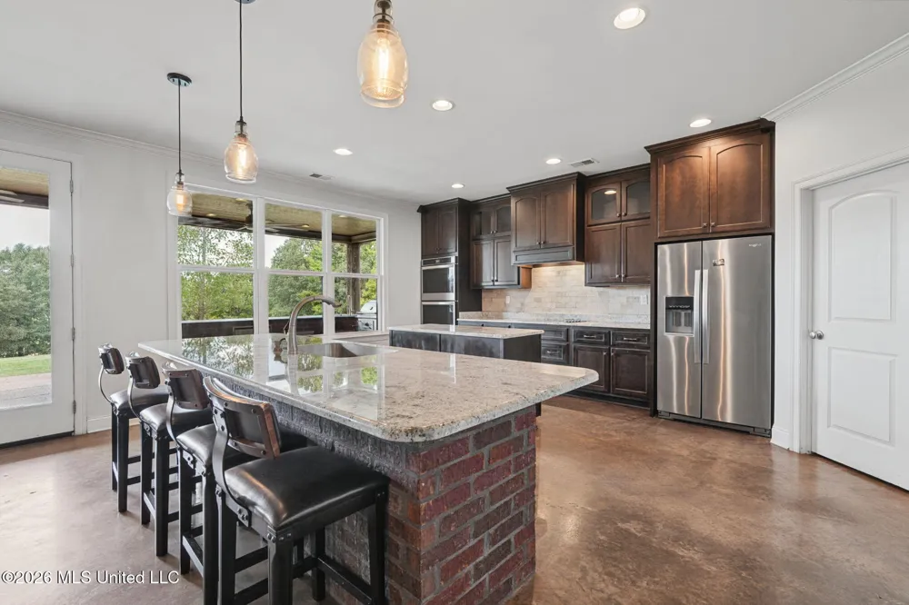 4298 Glynn Valley East Road Byhalia, MS 38611