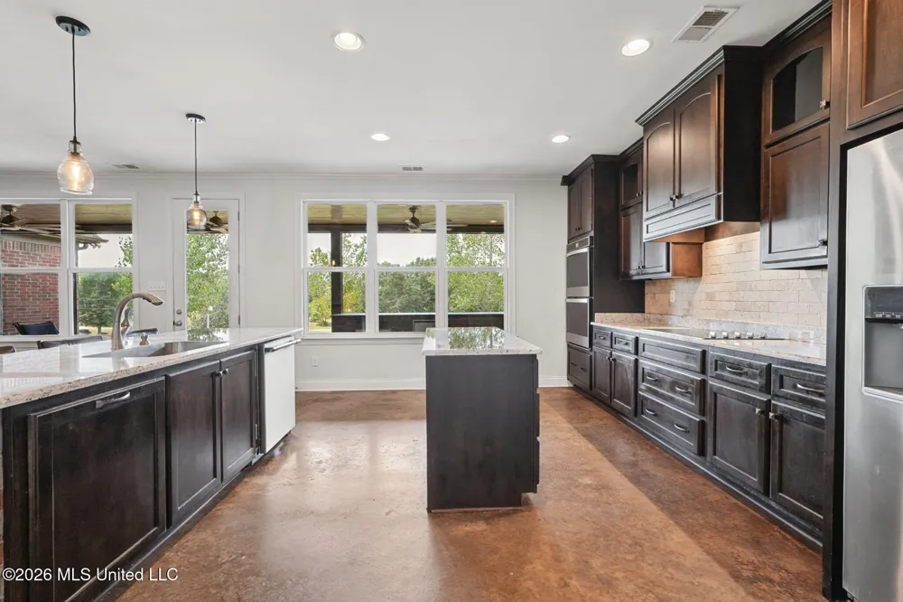 4298 Glynn Valley East Road Byhalia, MS 38611