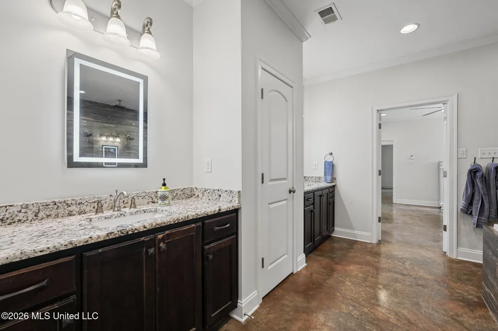 4298 Glynn Valley East Road Byhalia, MS 38611