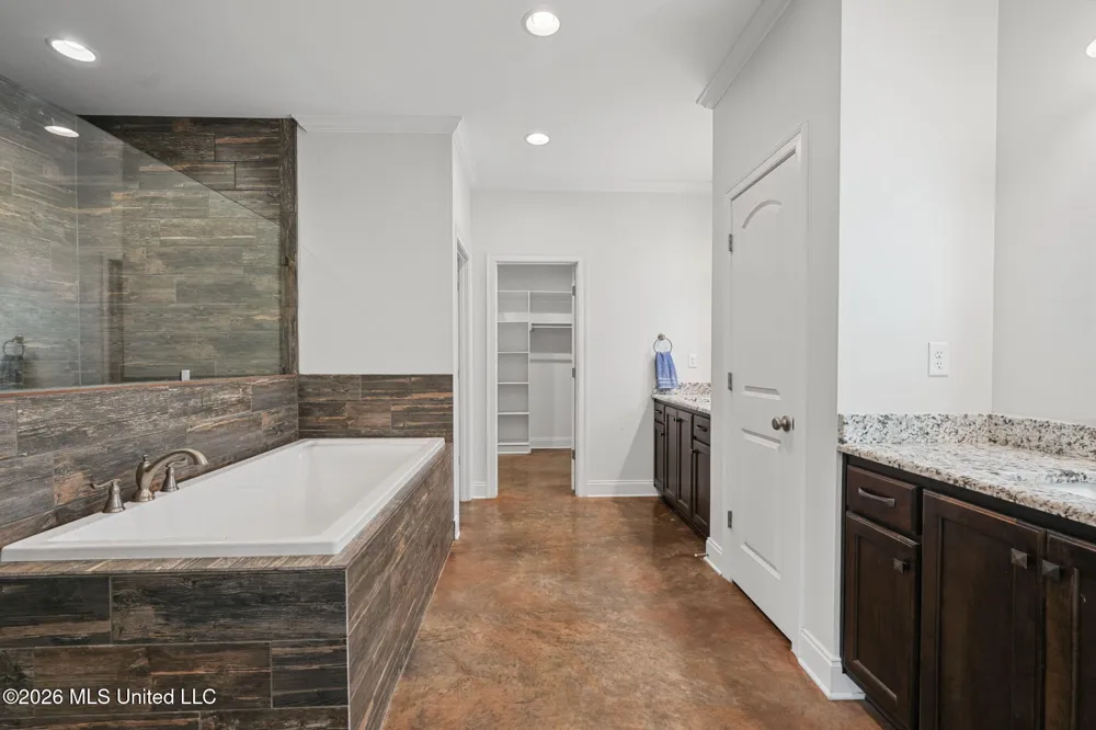 4298 Glynn Valley East Road Byhalia, MS 38611