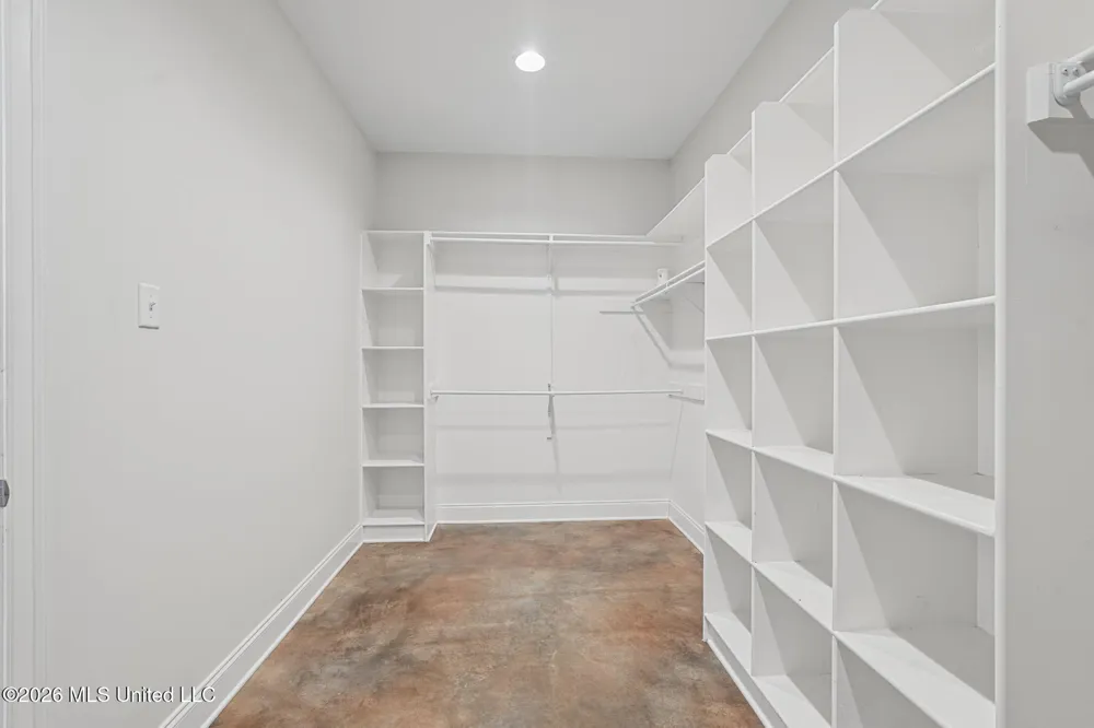 4298 Glynn Valley East Road Byhalia, MS 38611
