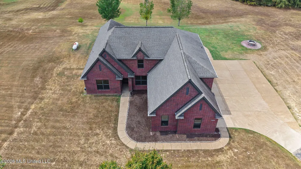 4298 Glynn Valley East Road Byhalia, MS 38611