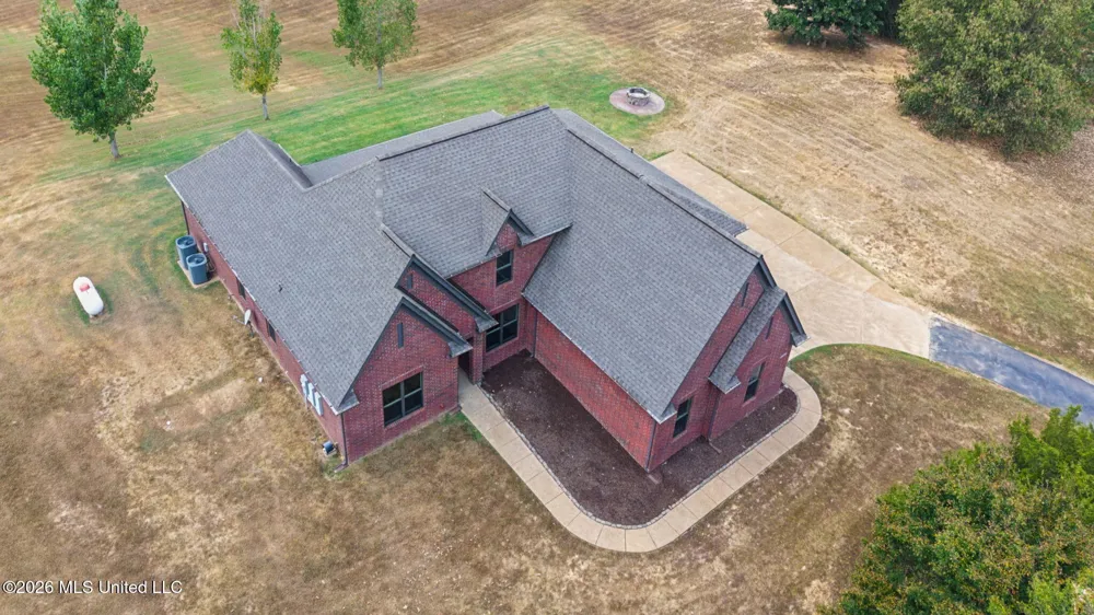4298 Glynn Valley East Road Byhalia, MS 38611