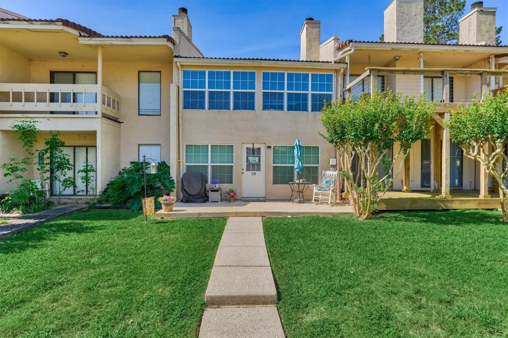 39 Regency Point Conroe, TX 77356