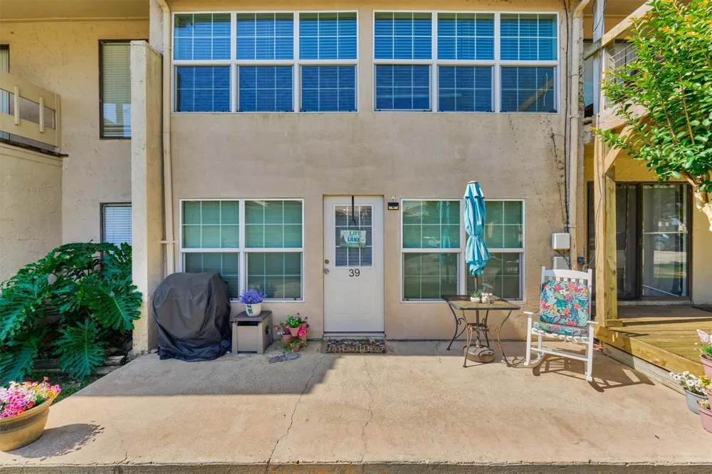 39 Regency Point Conroe, TX 77356