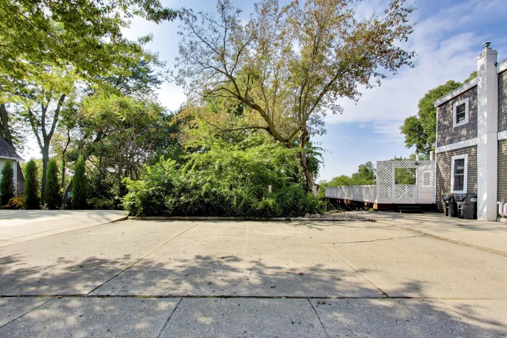1008 Lake Boulevard St. Joseph, MI 49085