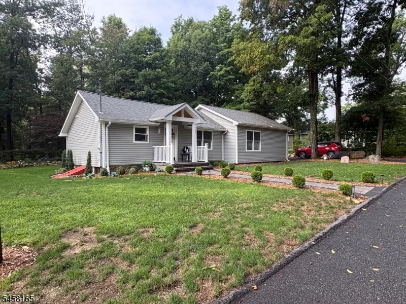 109 Cedar Ln Vernon, NJ 07422
