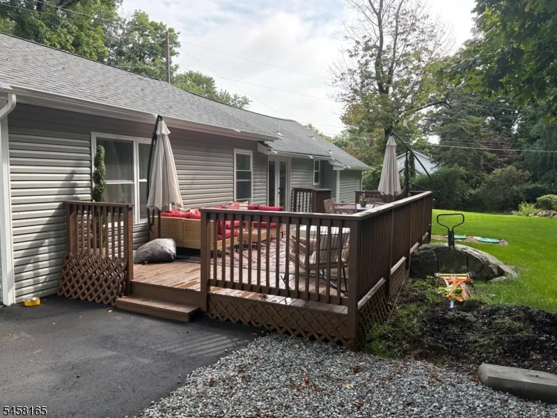 109 Cedar Ln Vernon, NJ 07422