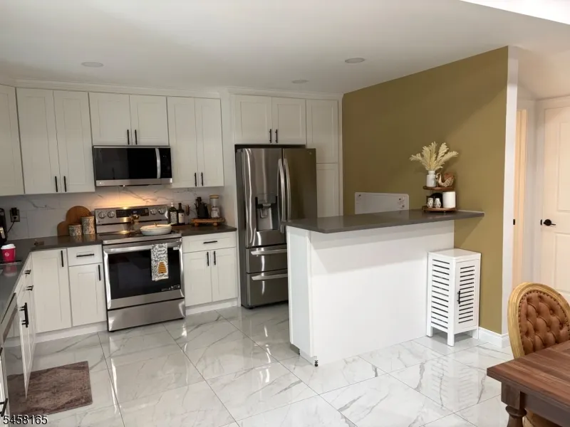 109 Cedar Ln Vernon, NJ 07422