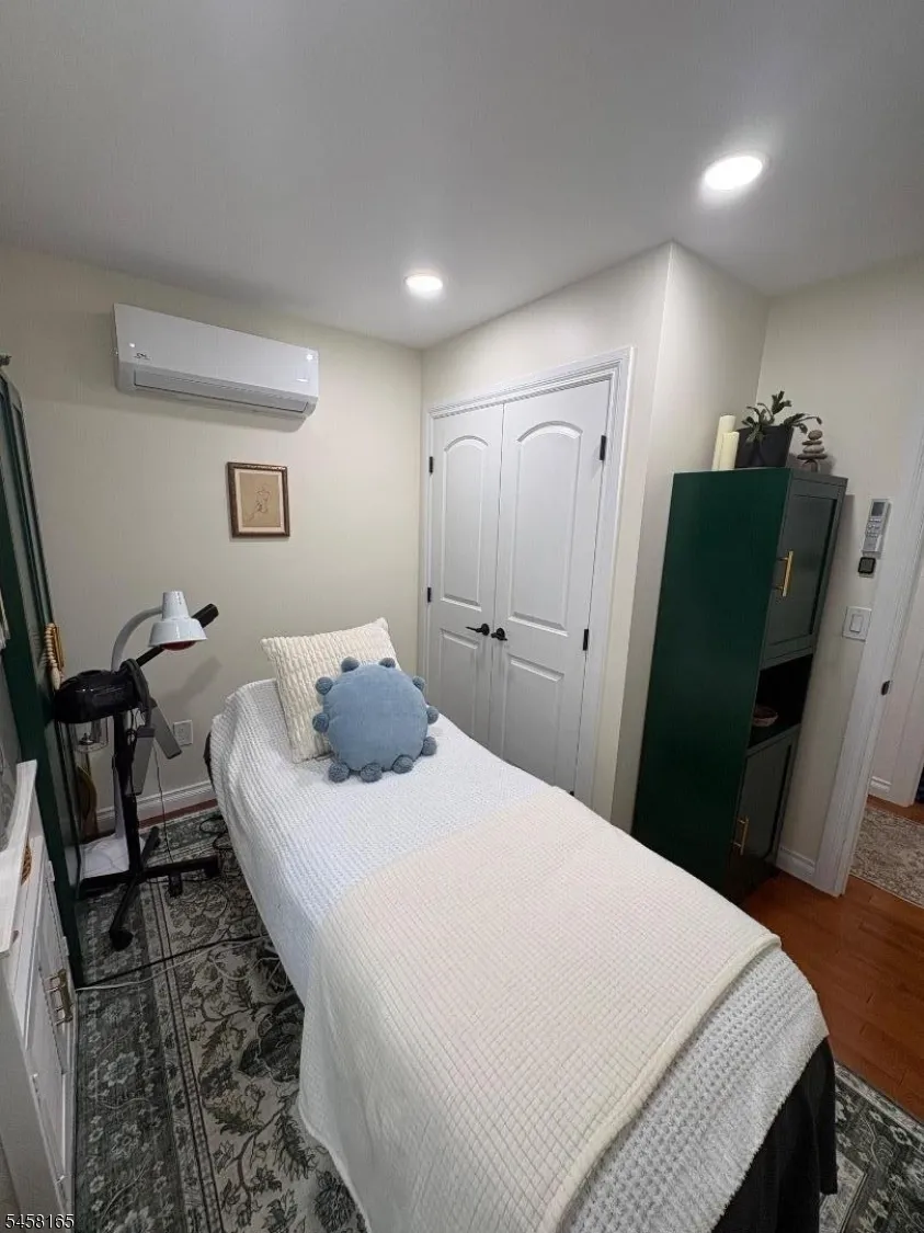 109 Cedar Ln Vernon, NJ 07422