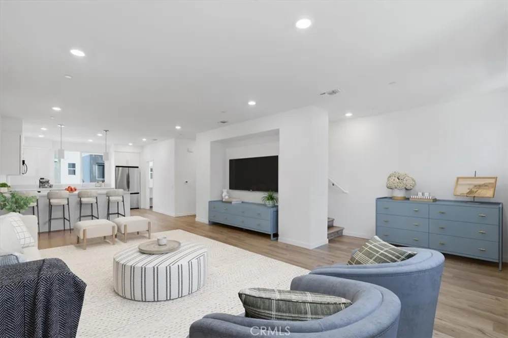 27323 Seven Oaks Lane Valencia, CA 91381