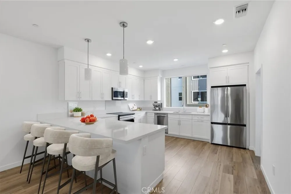 27323 Seven Oaks Lane Valencia, CA 91381