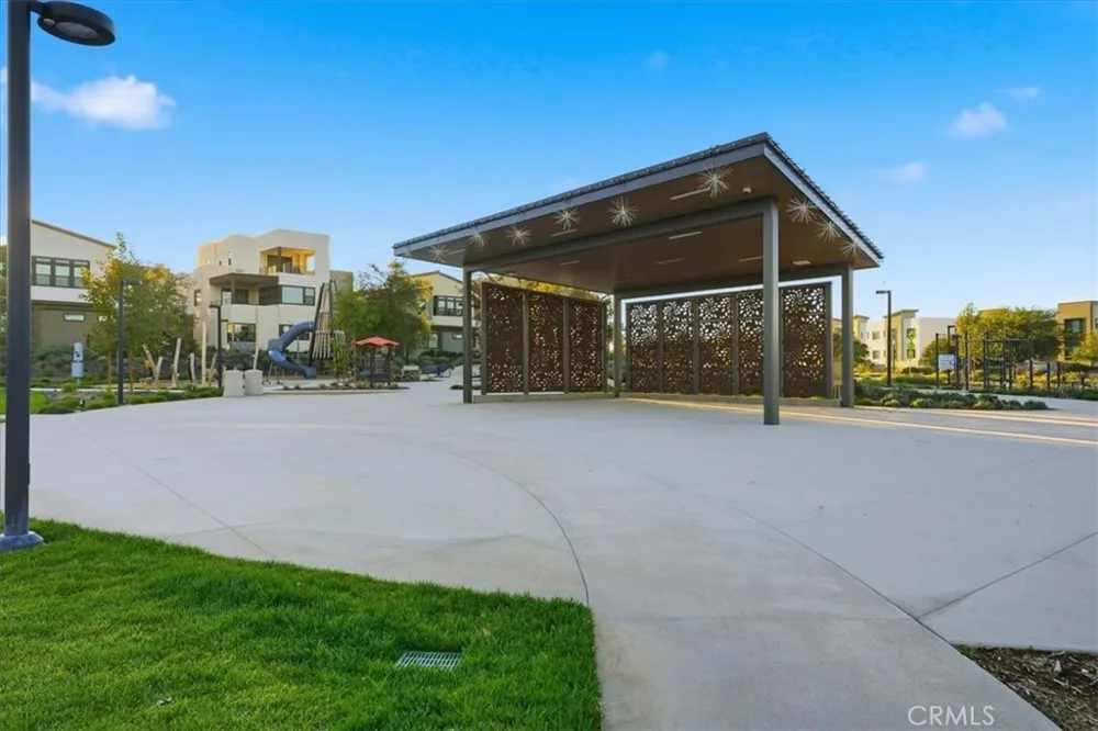 27323 Seven Oaks Lane Valencia, CA 91381