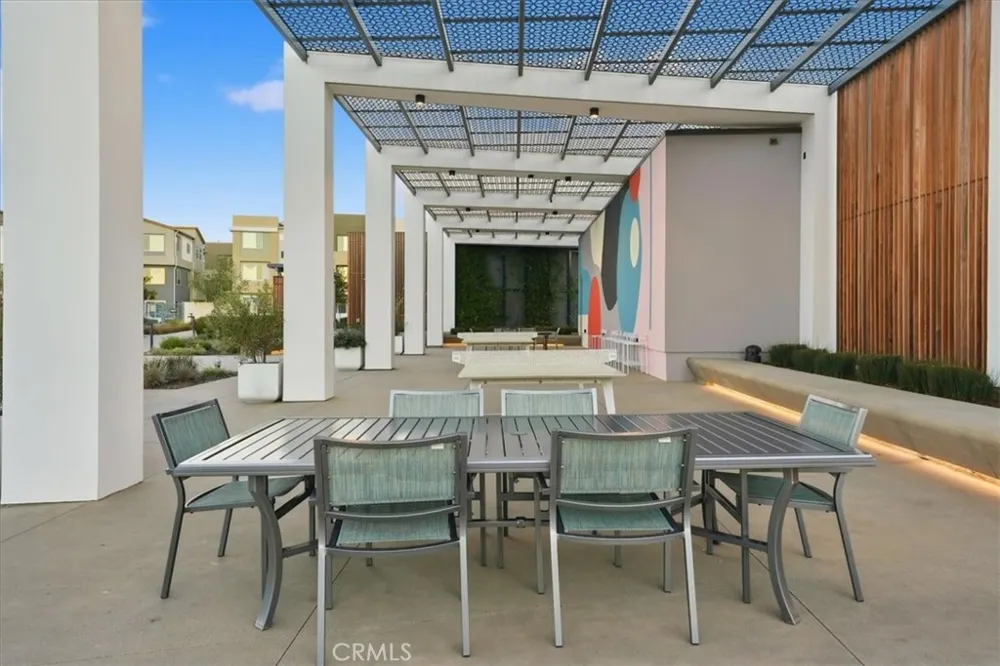 27323 Seven Oaks Lane Valencia, CA 91381