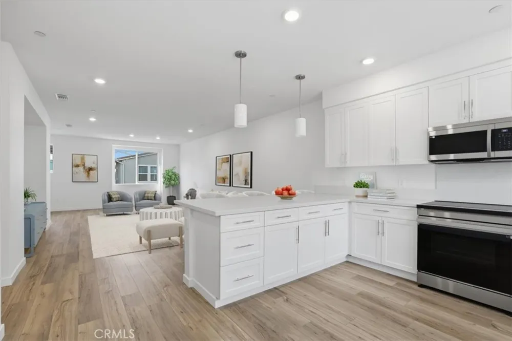 27323 Seven Oaks Lane Valencia, CA 91381