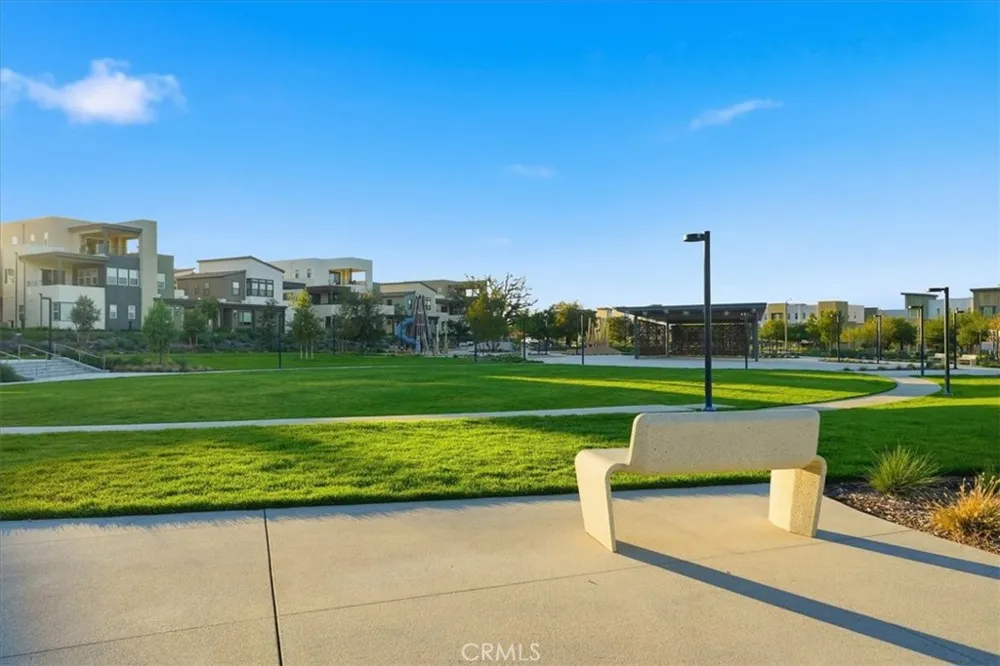 27323 Seven Oaks Lane Valencia, CA 91381