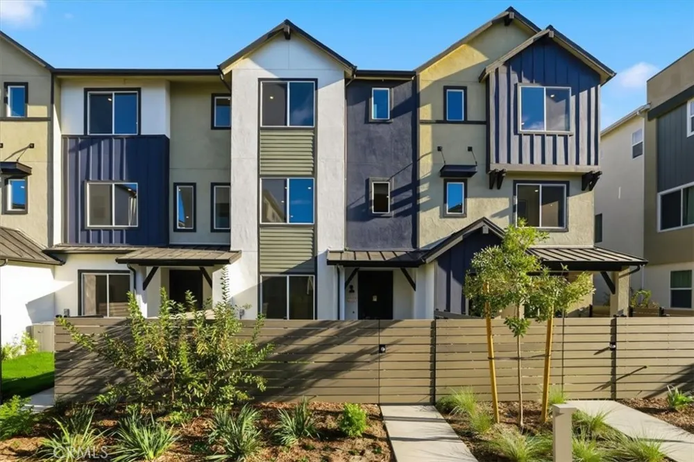 27323 Seven Oaks Lane Valencia, CA 91381