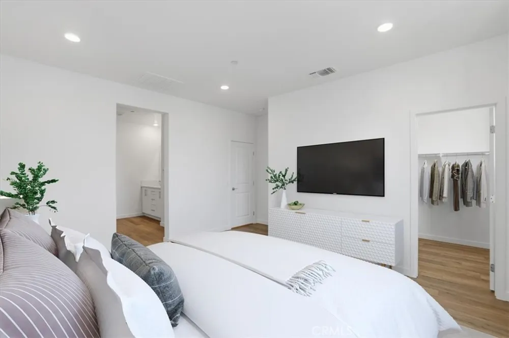 27323 Seven Oaks Lane Valencia, CA 91381