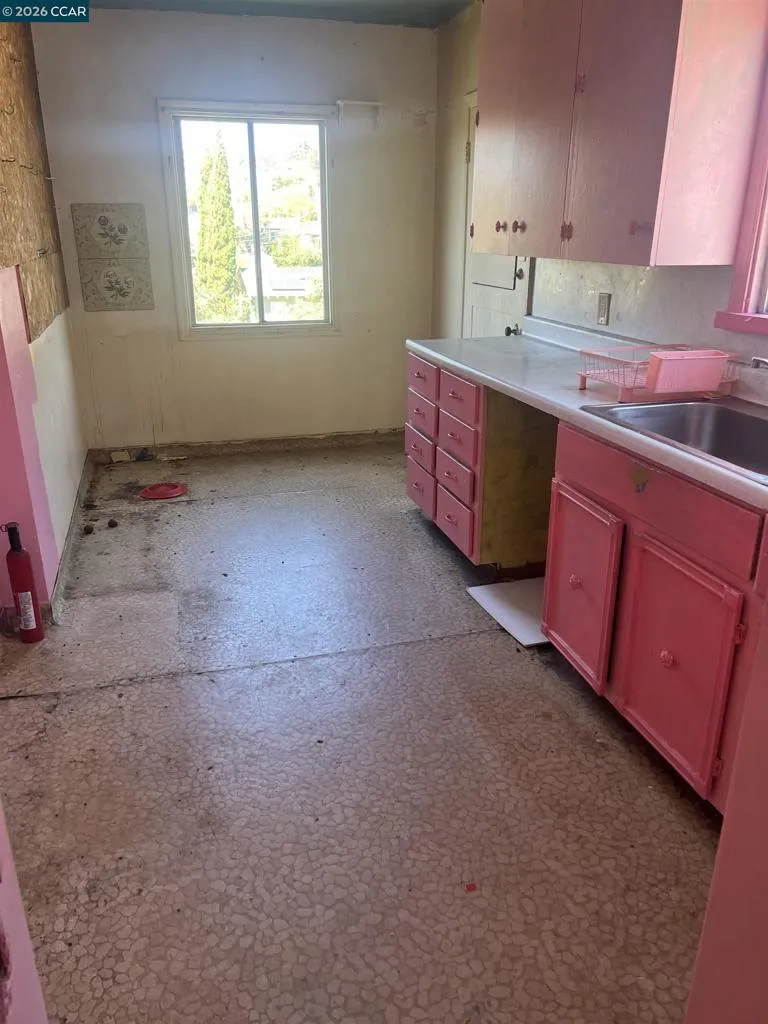 4031 Loma Vista Ave Oakland, CA 94619