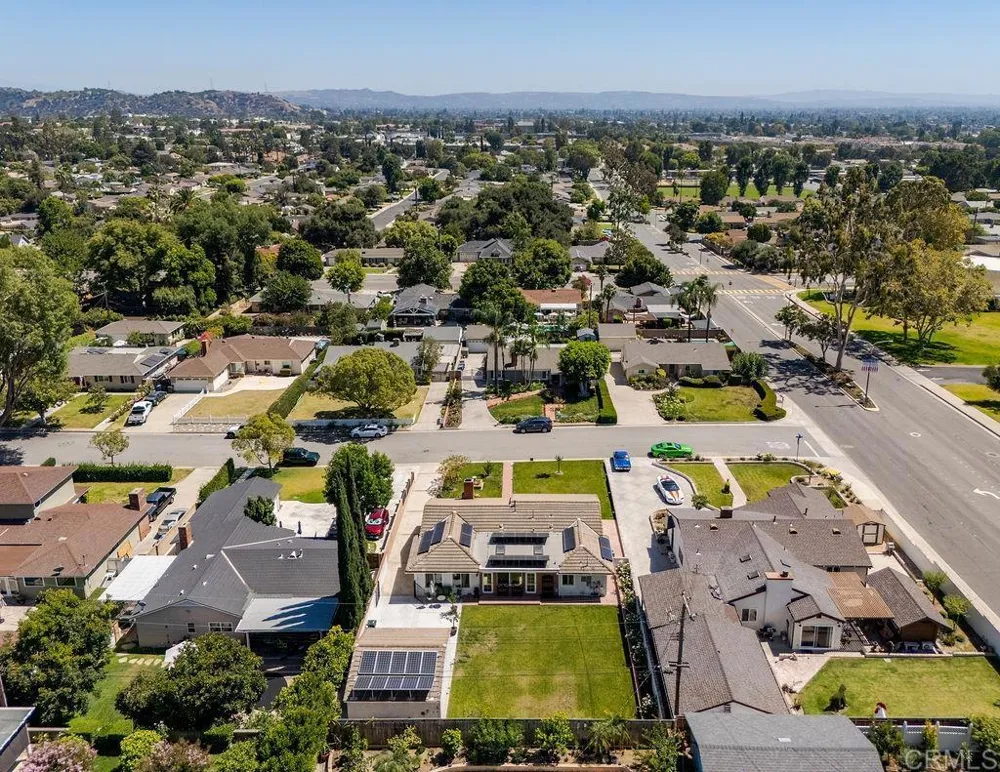 453 W Laurel Avenue Glendora, CA 91741