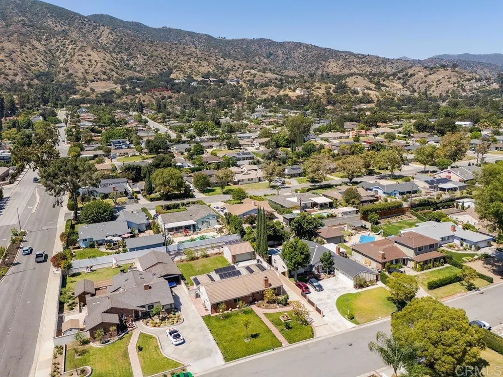 453 W Laurel Avenue Glendora, CA 91741