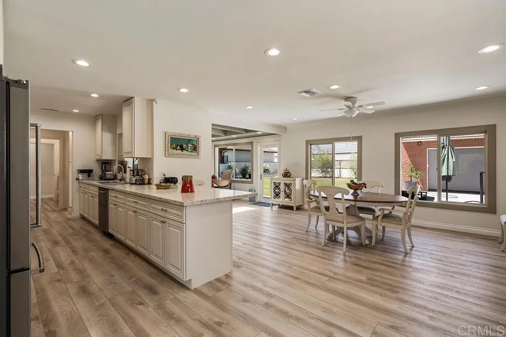 453 W Laurel Avenue Glendora, CA 91741