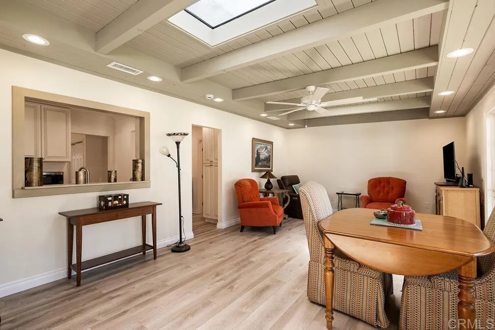 453 W Laurel Avenue Glendora, CA 91741