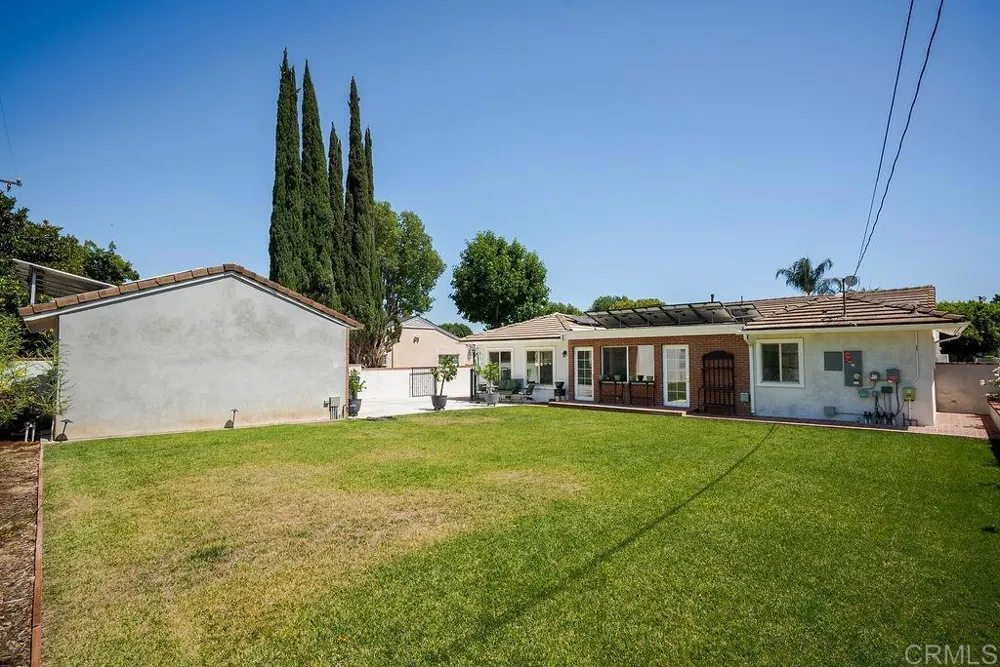 453 W Laurel Avenue Glendora, CA 91741